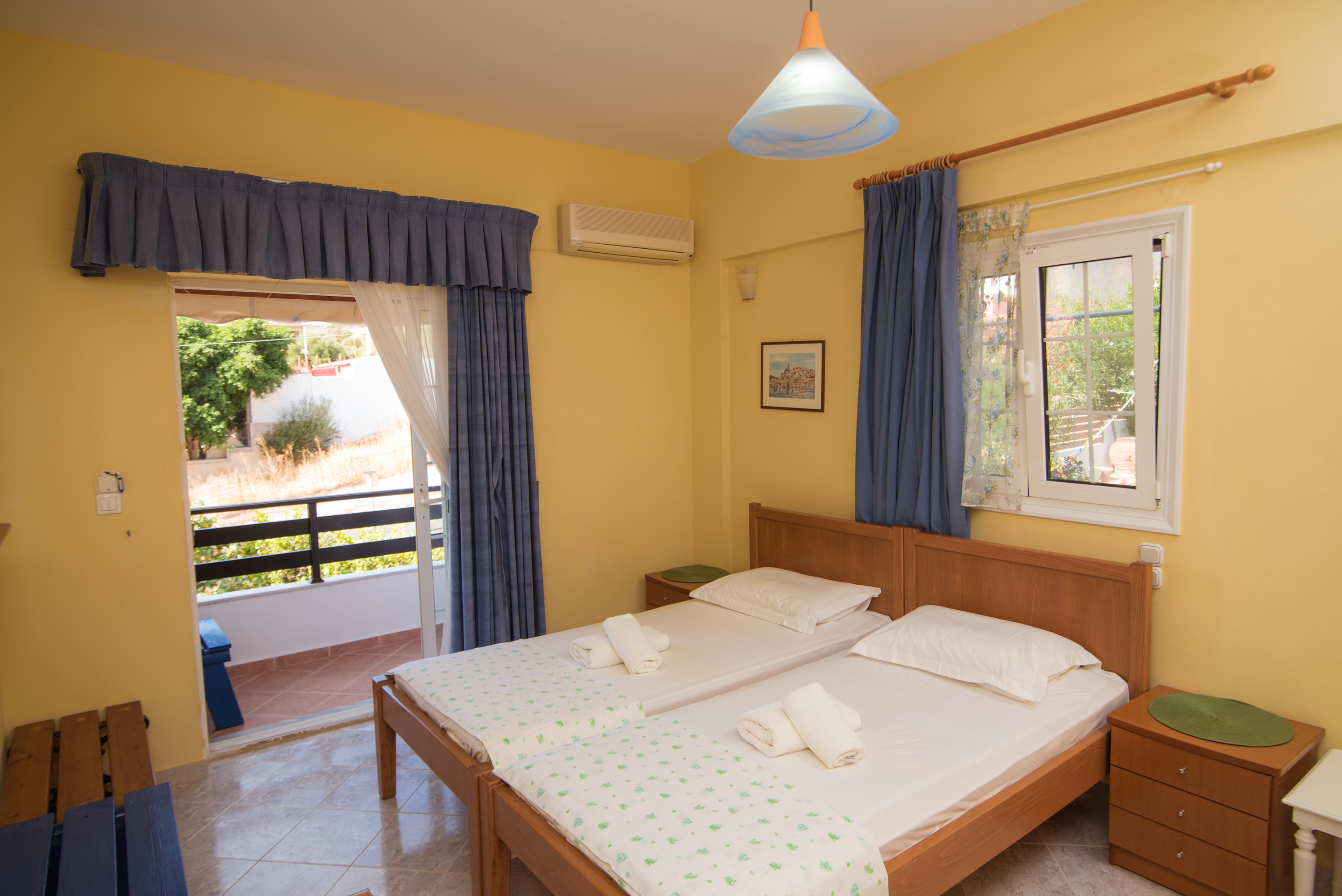 Rooms exterior/interior